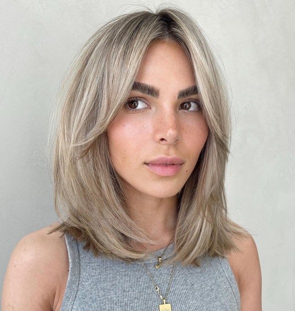 Fall Hairstyles with Curtain Bangs 22 Ideas