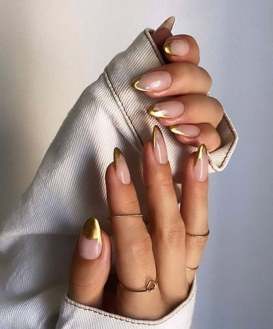 Gold Nails Design 18 Ideas: Elevate Your Nail Game with Glamour