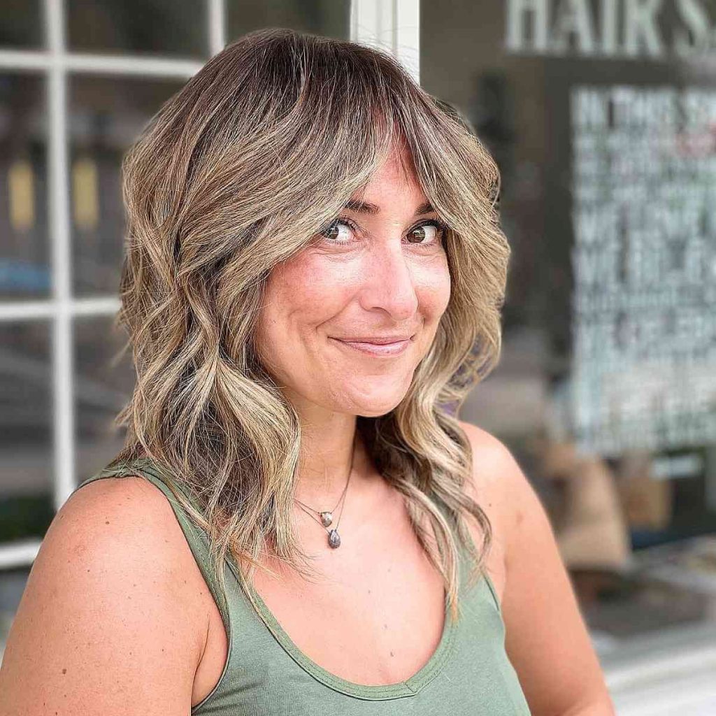Medium Hairstyles for Women Over 40 21 Ideas: Embrace a Stylish Look
