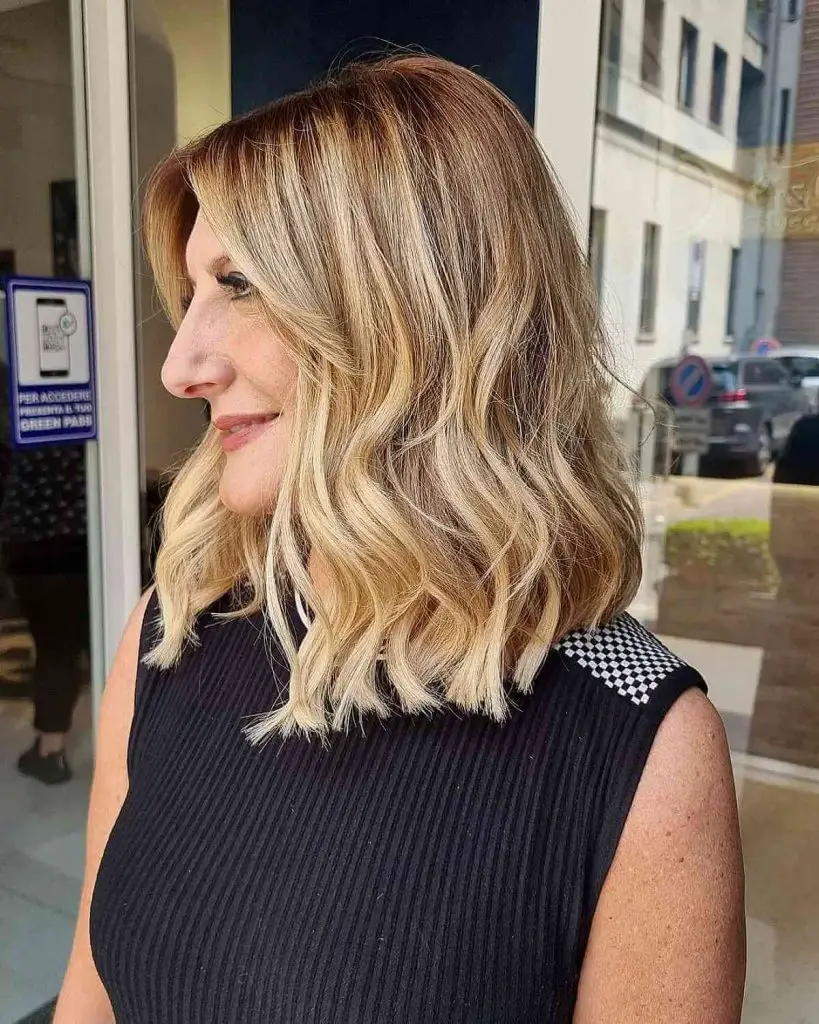 Medium Long Hairstyles for Women Over 40 18 Ideas: Embrace Elegance and Style