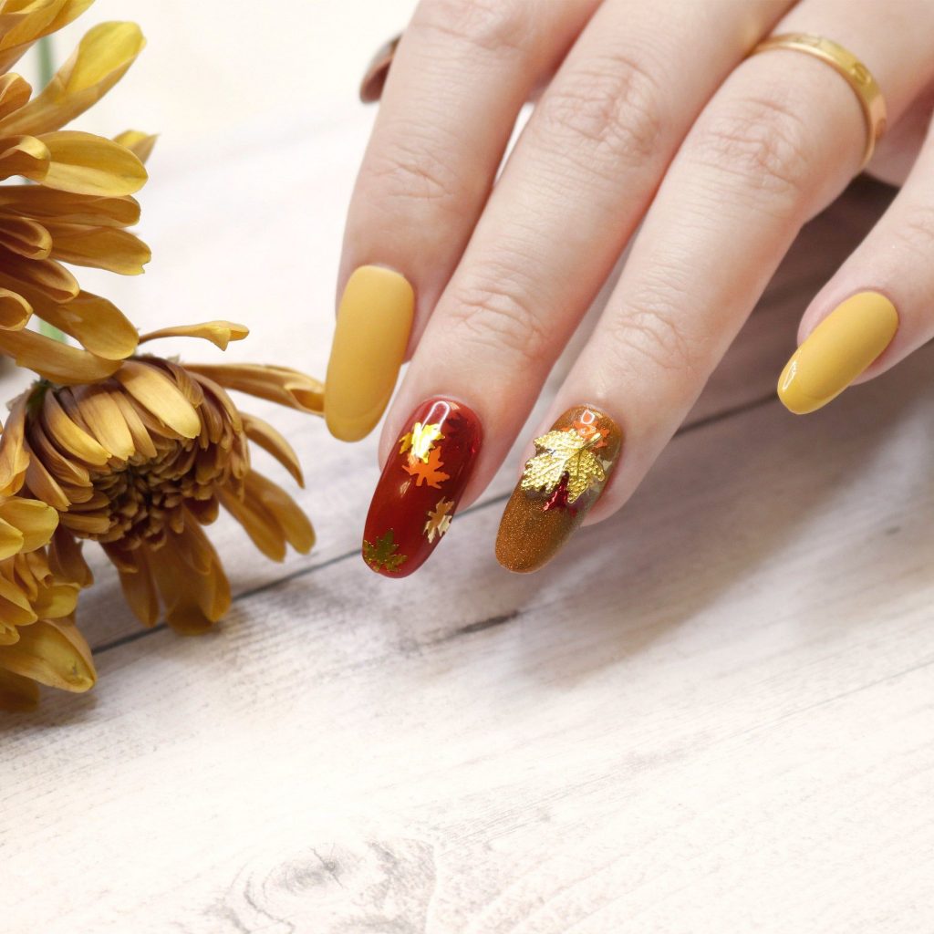Oval Nail Fall 15 Ideas: Embrace the Season with Stunning Nail Designs