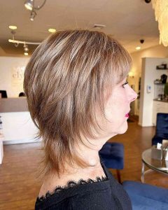 Trendy 2024 Haircuts For Women Over 50 Short Bob Shag More   26 Youthful Shag Haircuts For Older Women 240x300 