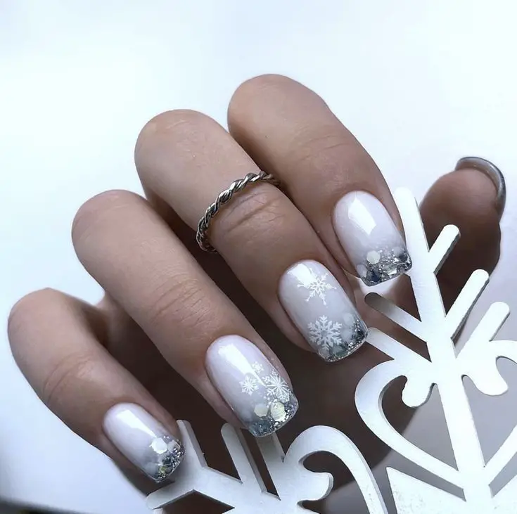 Christmas Nail Designs 2023: Festive 16 Ideas for Stunning Holiday Nails