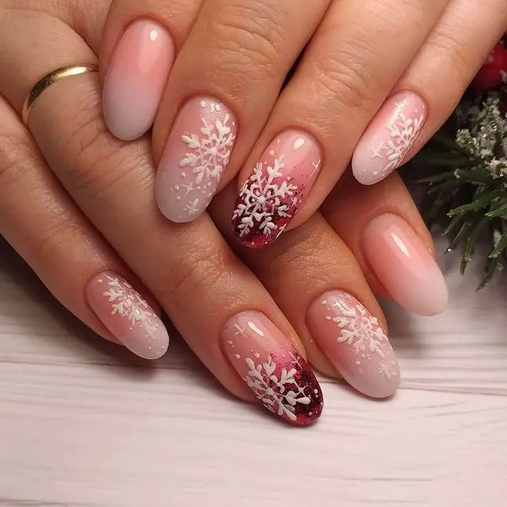 Oval Christmas Nails 2023 18 Ideas: Nail Art Trends for Festive Beauty
