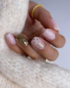 Trendy New Year S Nail Art 2024 Elegant Gold Designs And Acrylic Trends   100 New Epic Christmas Nail Designs To Try This Year 240x300 