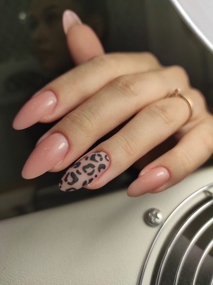 Almond Nail Designs 2024 16 Ideas: Chic and Trendy
