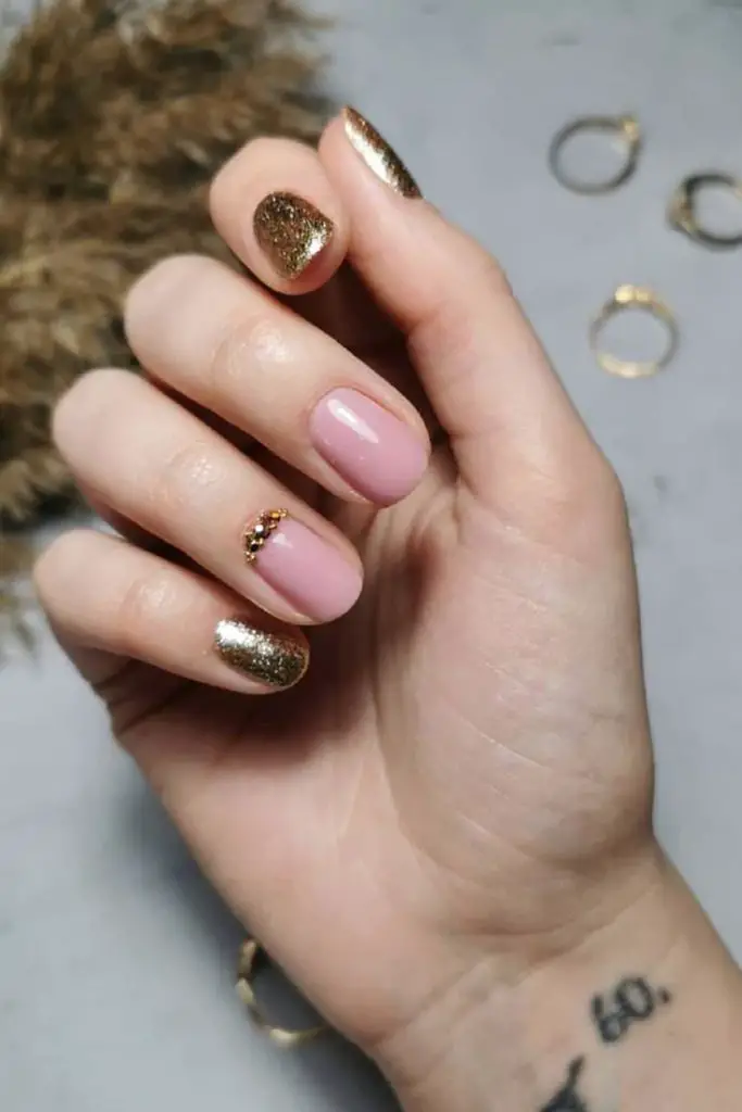 2024 New Year's Nail Art 16 Ideas: Lunar, Japanese, DIY, and More!