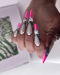 Explore 2024's Trendiest Vacation Nail Designs for Beach & Beyond