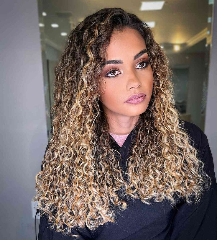 Curly Hair Styles for New Year 2024 Tips and Trends for All Events