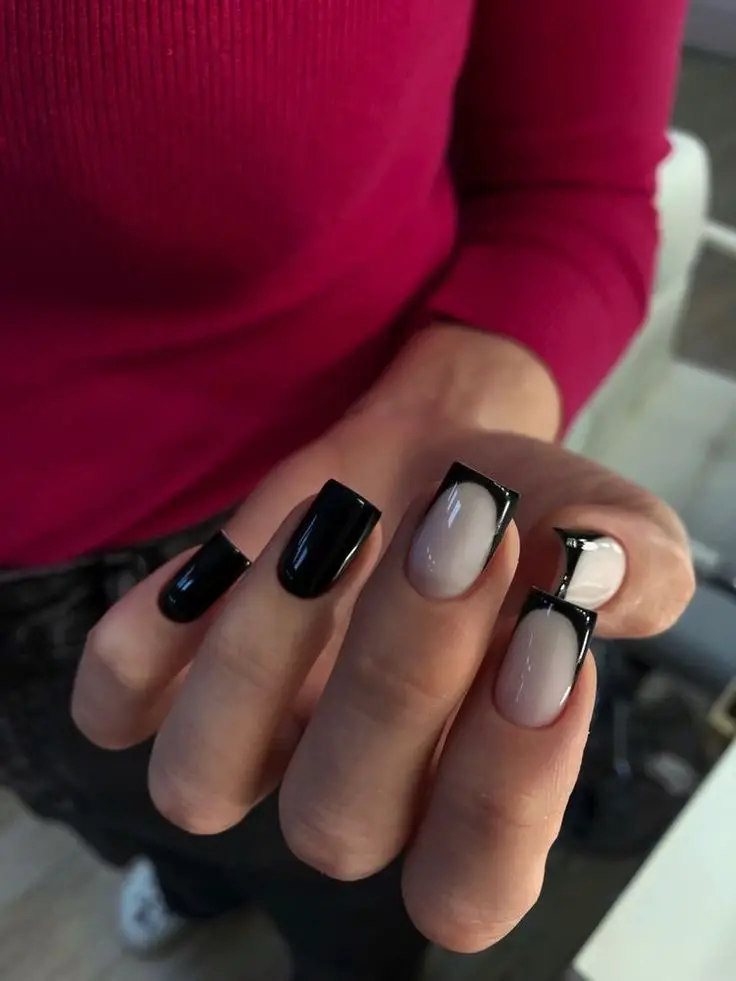2024 Black New Year's Nail 16 Ideas: Gold, Silver, and Glamour