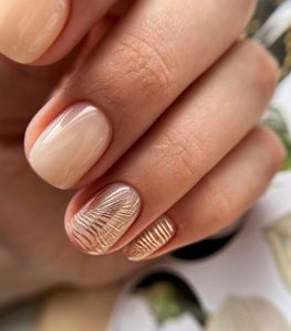 Trendy New Year S Nail Art 2024 Elegant Gold Designs And Acrylic Trends   Маникюр для женщины 40 лет  20 лучших идей для создания идеального образа 263x300 