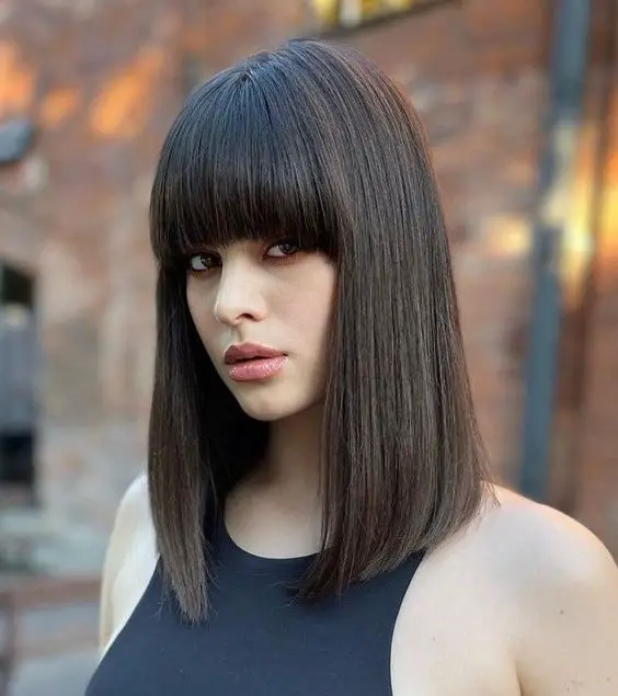 The Timeless Allure of Medium Length Haircuts: Spring 2024's Freshest Looks 16 Ideas