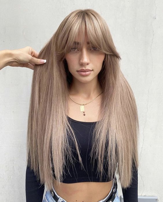 Spring 2024 Haircuts for Women Embrace Balayage, Layers, and Chic Trends