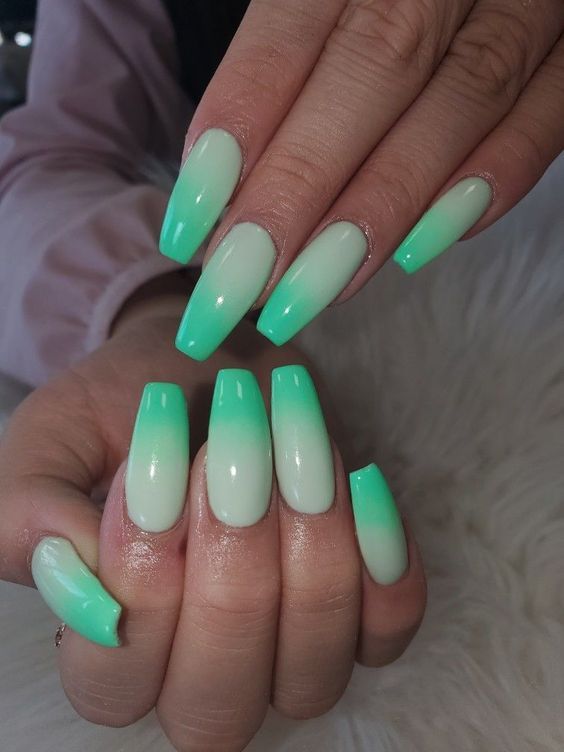 Embrace 2024's Summer with Ombre Nail Trends Bright and Classy Designs