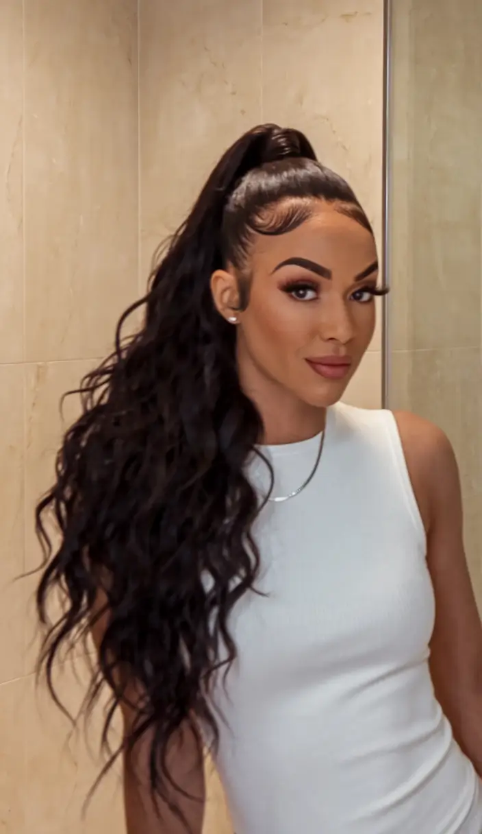Cute Natural Summer Hairstyle Ideas 2025: Effortless Looks High Ponytail With Loose Waves