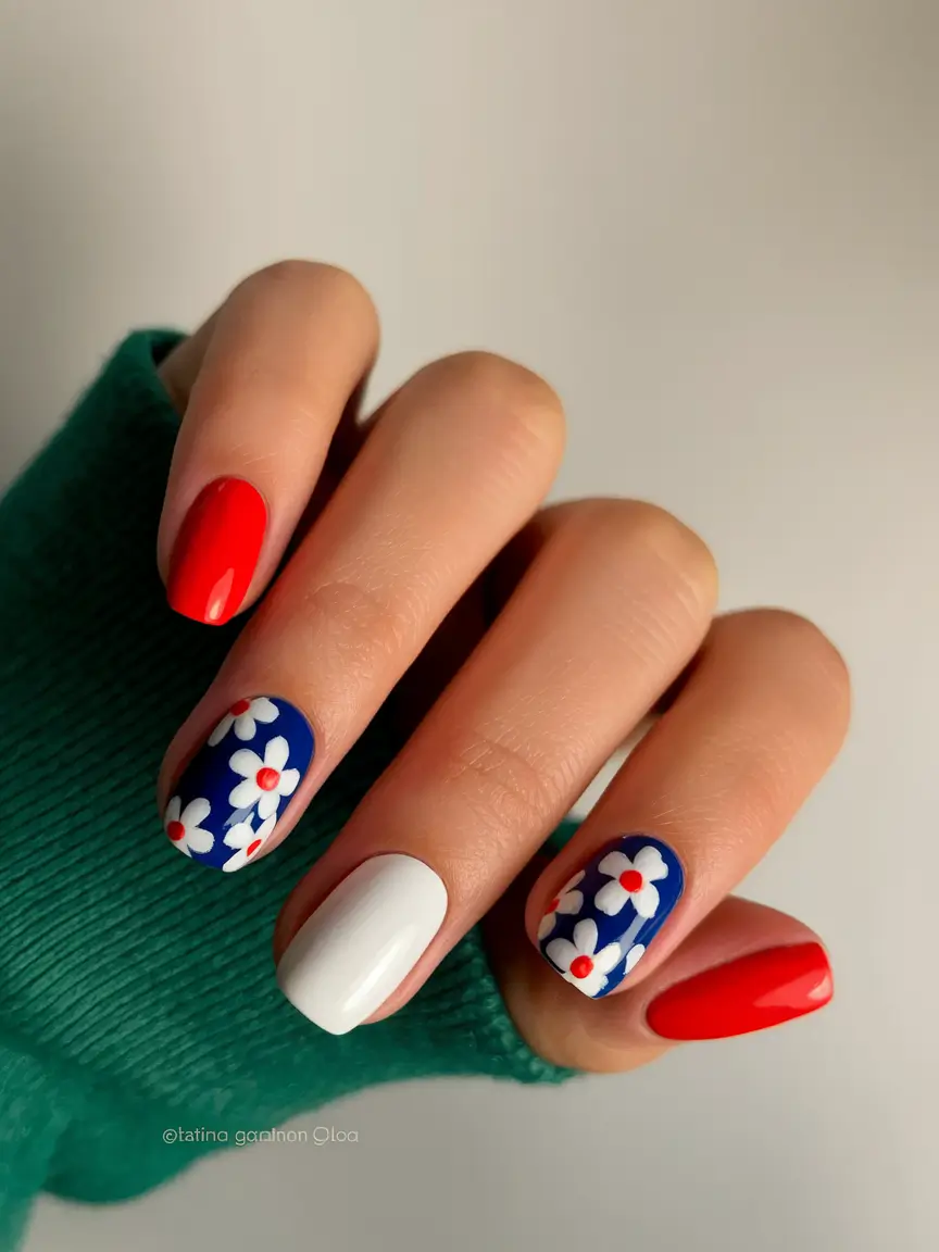 Classy Summer Nails for 2025 Style Patriotic Florals with a Twist