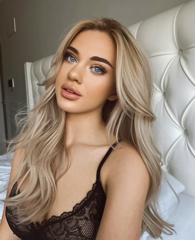 labor day hairstyles 2025 Soft Glam Layers with Side Part