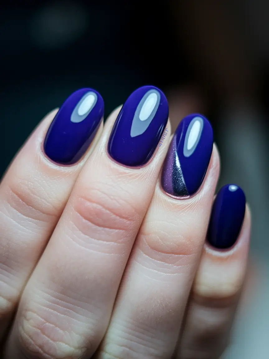 round nail inspo design Ultra Violet Chrome