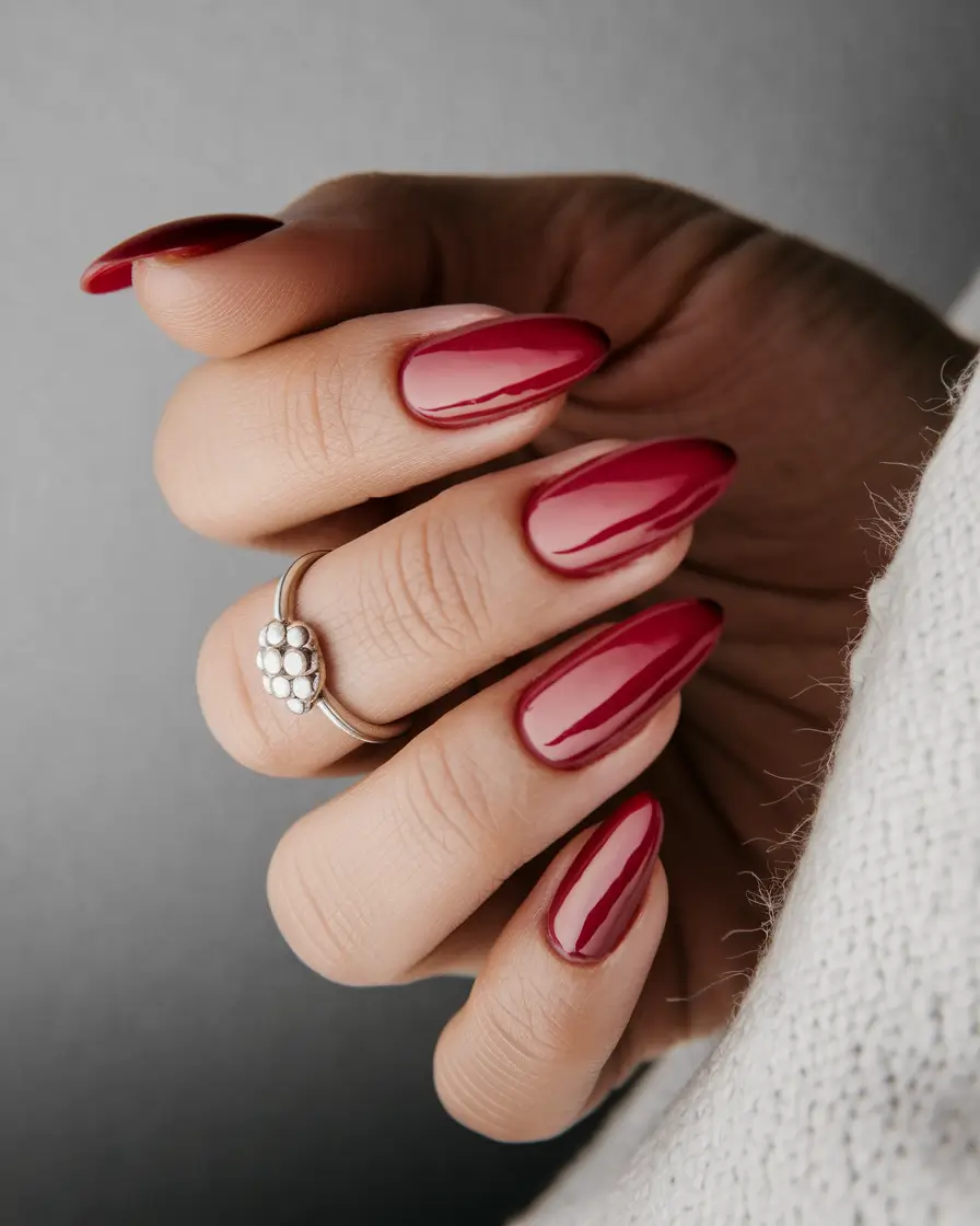 summer oval nails ideas 2025 Classic Red Revival