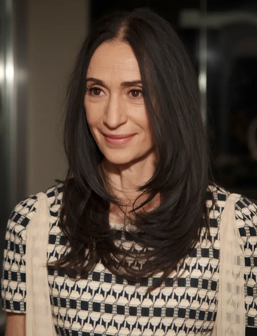 Fall 2025 Haircuts for Women 50+ Feathered Ends for Soft Movement