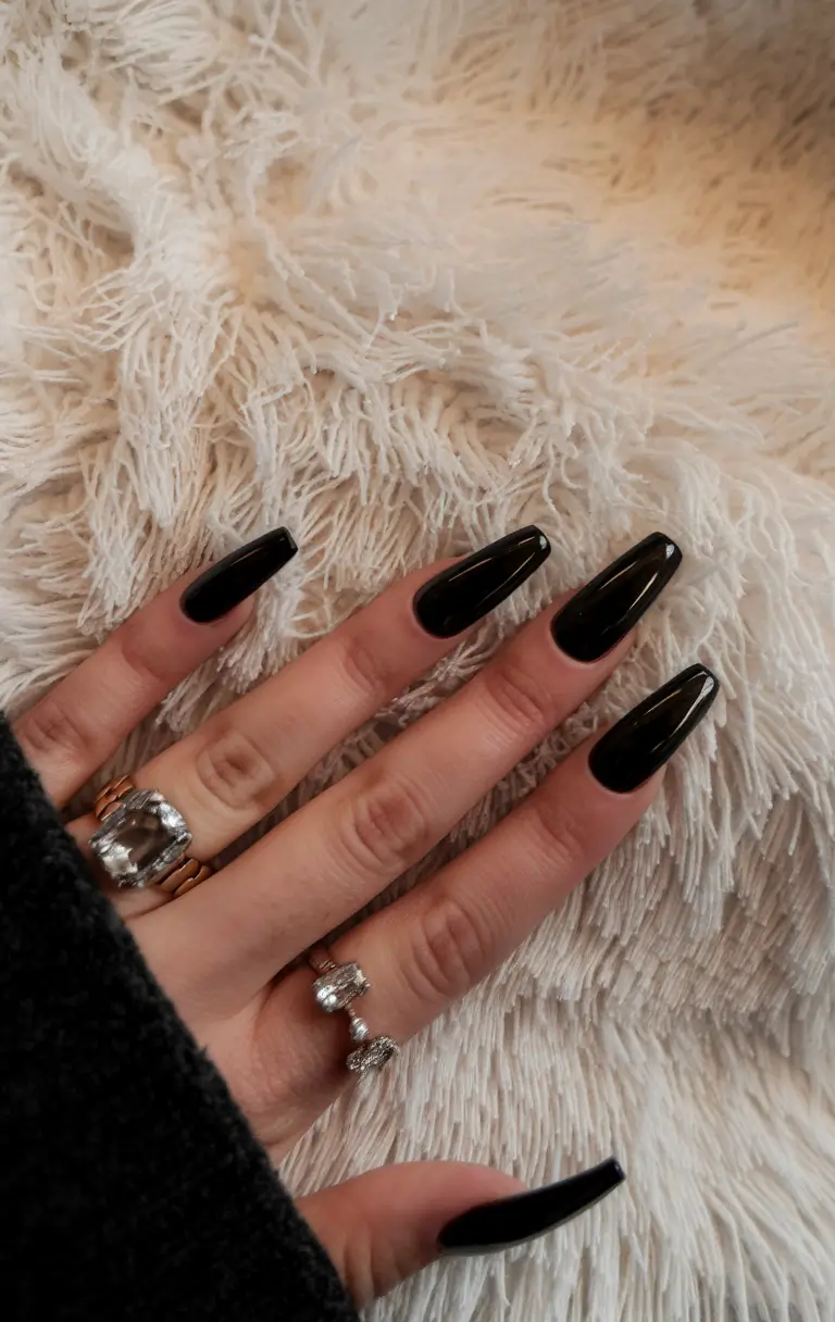 Creative Fall Coffin Nail Ideas 2025 Glossy Inkwell Black