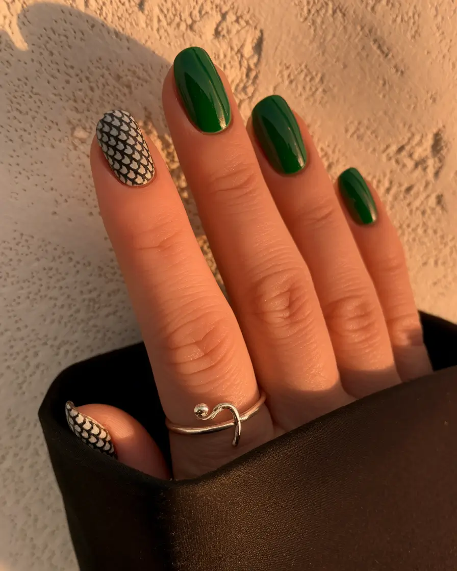 Stylish Fall Green Nails 2025 Emerald Green Nails with Chic Monochrome Accent