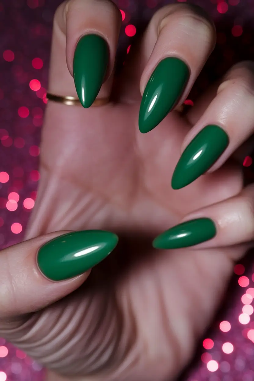 Stylish Fall Stiletto Nails 2025 Evergreen Elegance in High Gloss