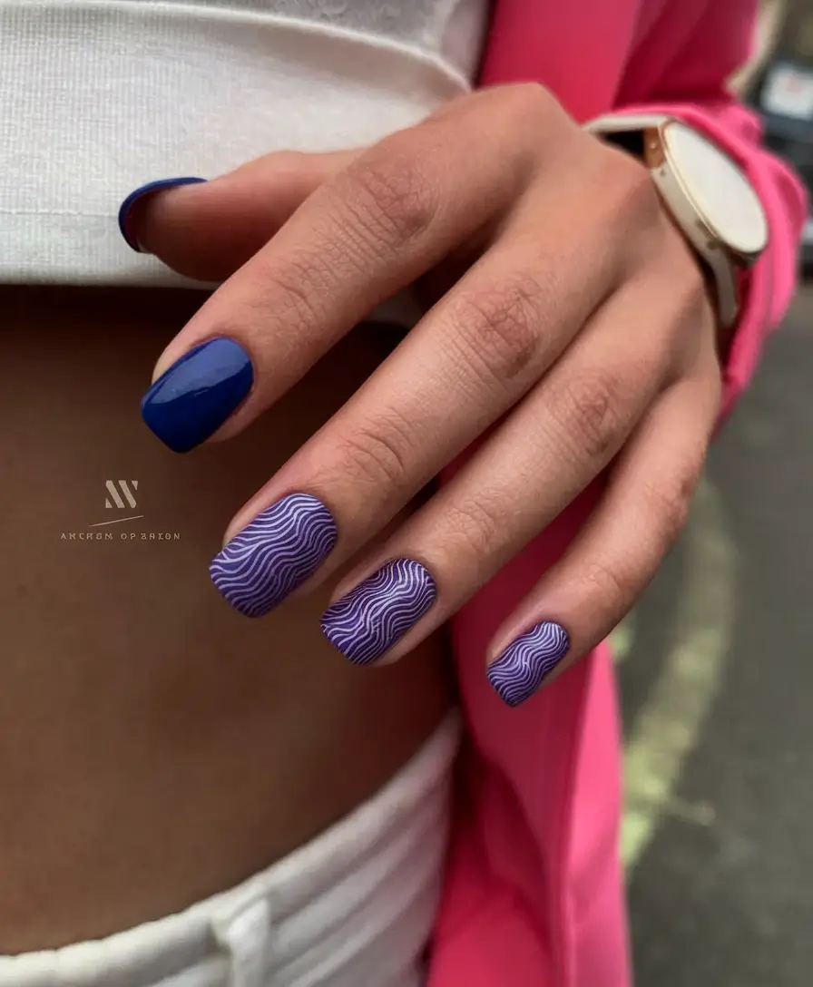 Trendy Square Nails for Fall 2025 Wave-Printed Indigo Shorties