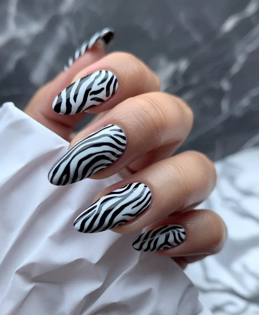 October nails design – fall trends for 2025 Zebra Stripe Statement