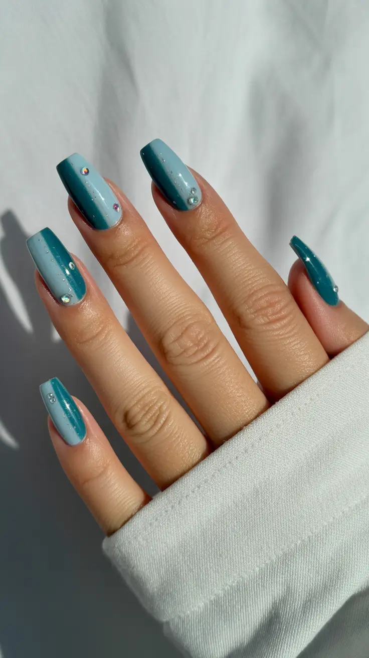 Acrylic Nail Trends Winter 2025-2026 Frosted Ocean Ombre