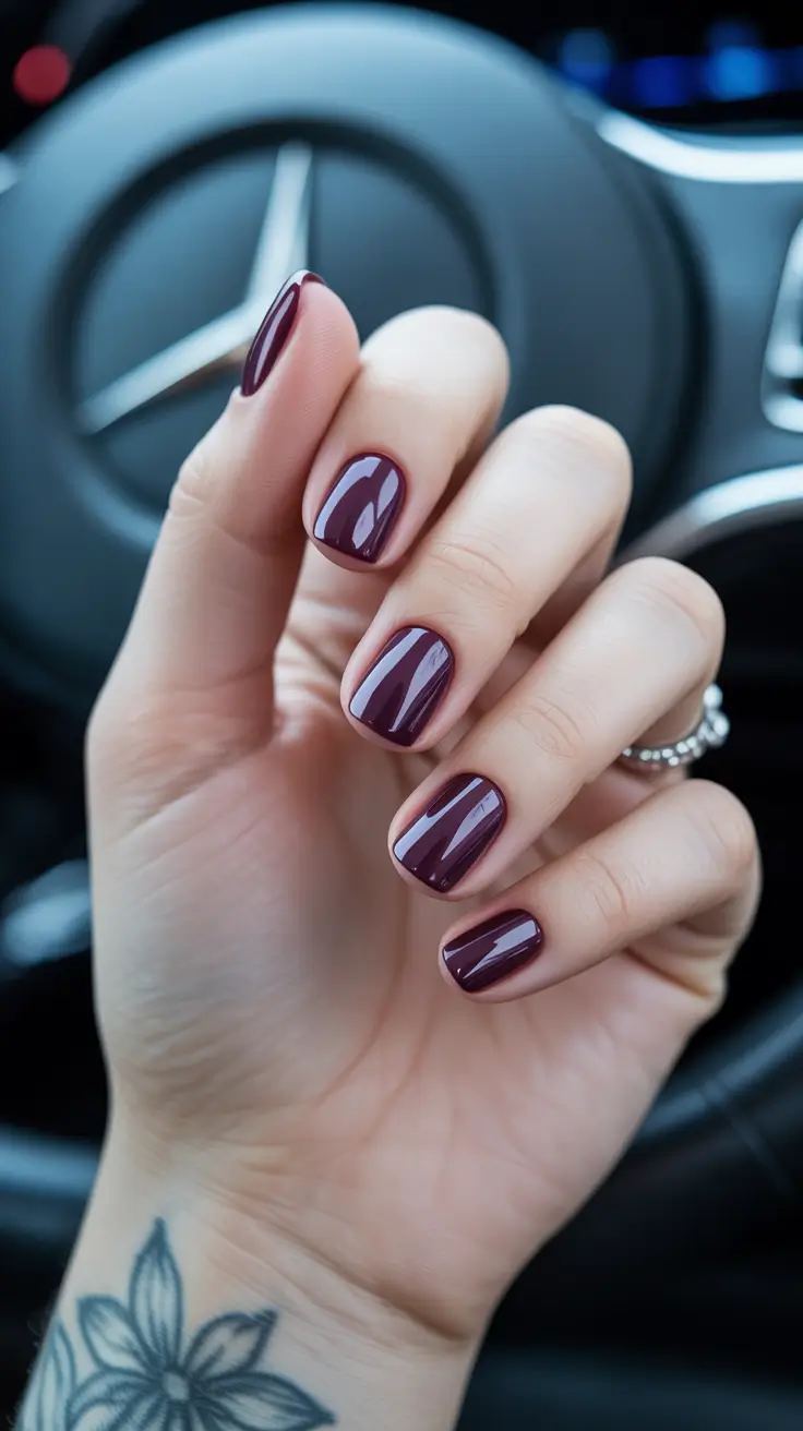 Acrylic Nail Trends Winter 2025-2026 Glossy Plum Minimalism