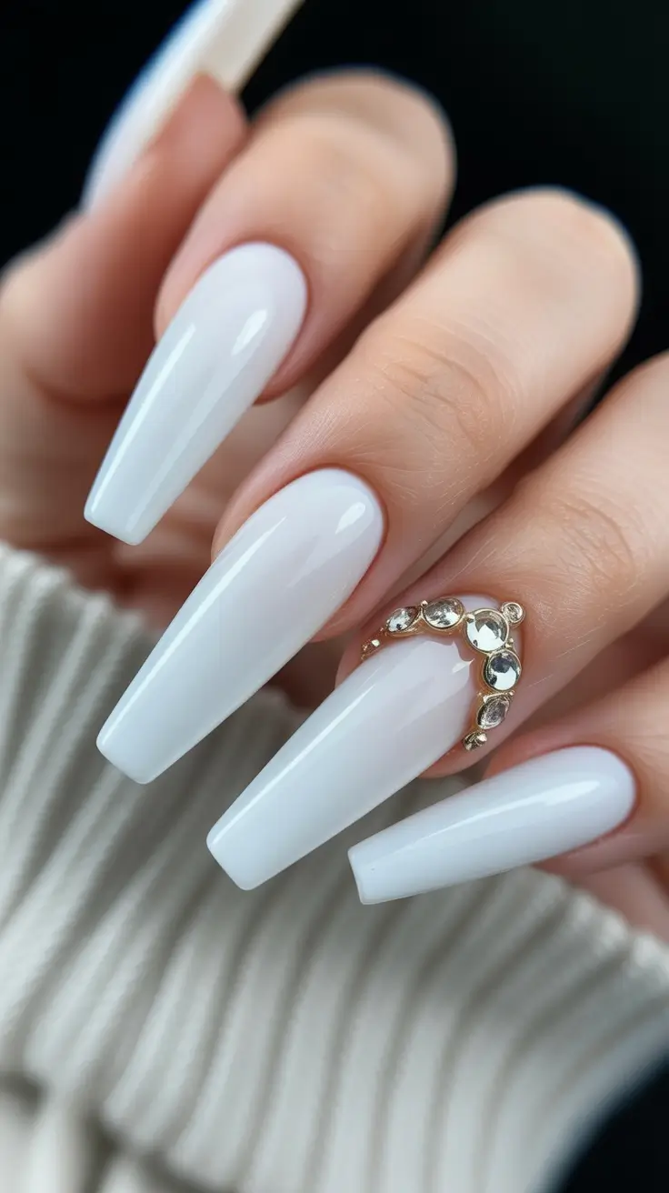 White Nail Trends Christmas 2025 Diamond-Cut Glam