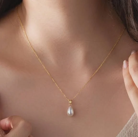 accessory 14K Gold Teardrop Pearl Necklace Etsy - Seller $34.9