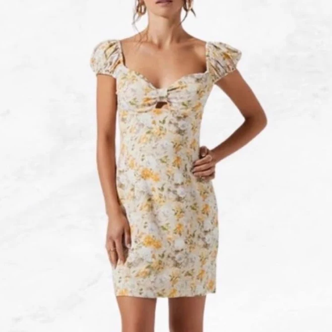 dress Astr Dresses | Astr Floral Mini Dress In Yellow And Green | Color: White/Yellow | Size: M | Pm-93833153's Closet Poshmark $28