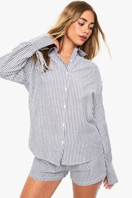 matching set Boohoo Women's Crinkle Stripe Tie Cuff Shirt and Short Co-Ord Nasty Gal - US $33.6