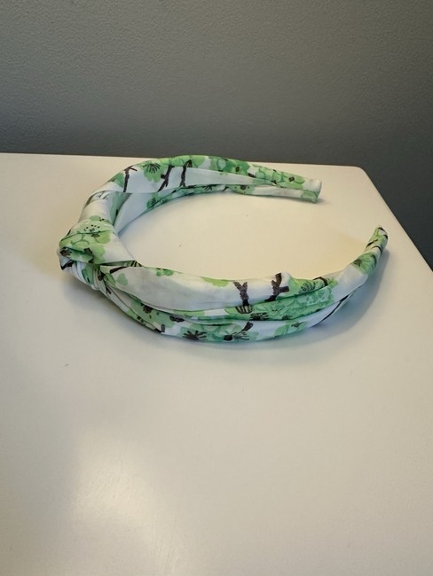 accessory J Crew Green And White Floral Knot Headband eBay $19.99