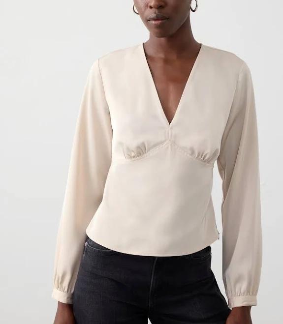 top Pearl Women's Silky V-Neck Top Banana Republic Factory $40