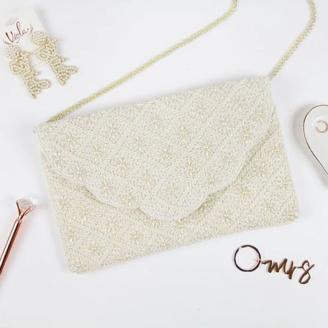 bag Scallop Pearl Beaded Clutch Bag Etsy - PrettyRobesShop $54.99