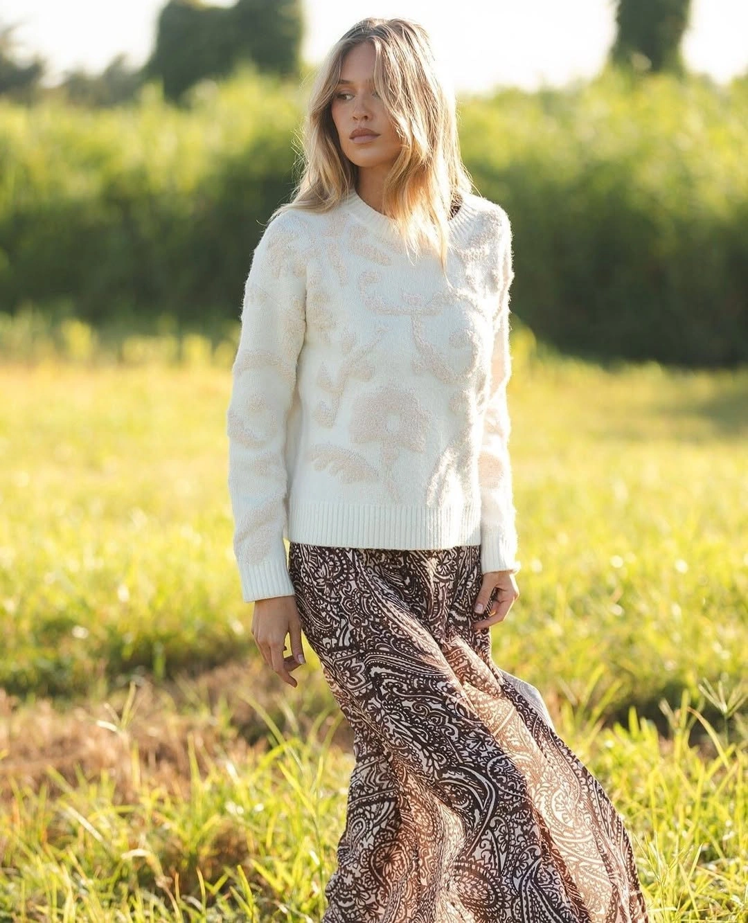 boho chic fall outfits 2026 Soft Knitwear and Paisley Prints for a Cozy Seasonal Balance