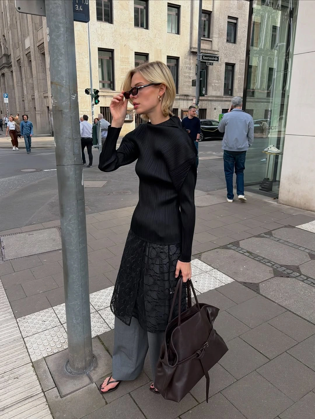 comfy fall outfits 2026 Elegant Texture Mixing for Comfortable City Days