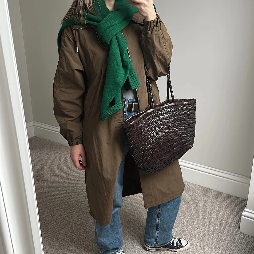 cozy & chic autumn outfits for women 2026 Earthy Layers With A Pop Of Green For Crisp Autumn Mornings