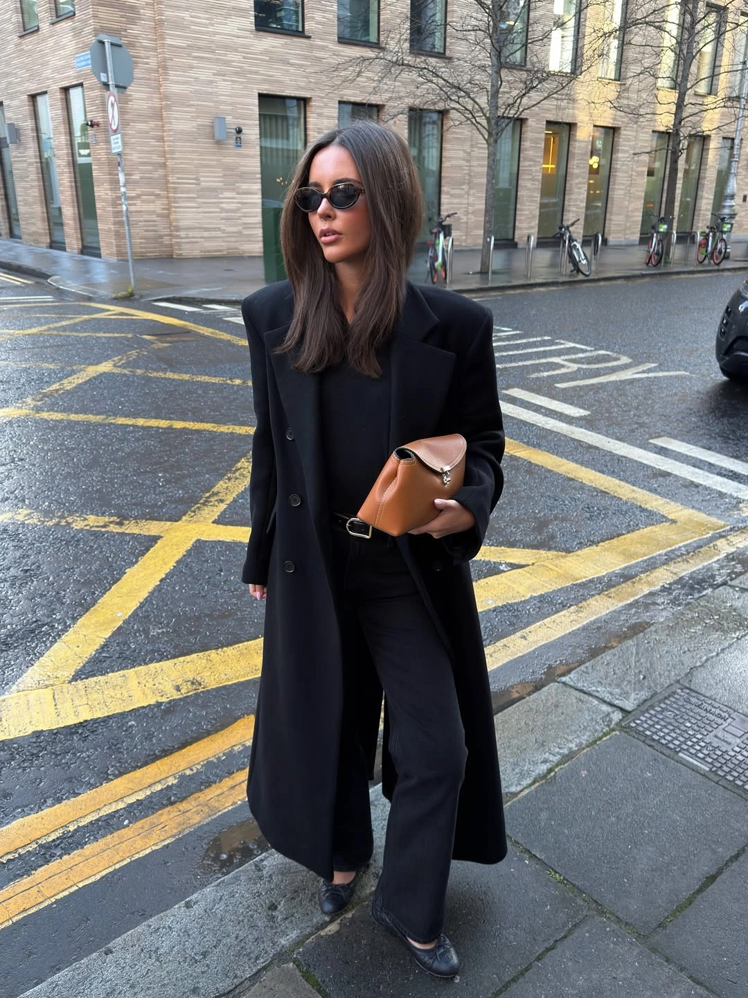 early fall outfits 2026 Minimal Black Layers That Always Feel Expensive