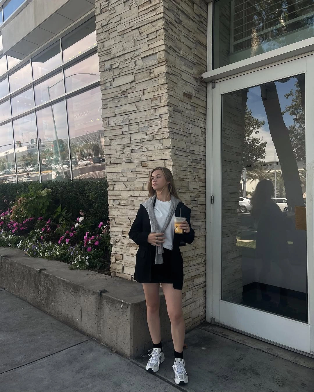 early fall outfits 2026 Simple Black and White Layers for Everyday Comfort