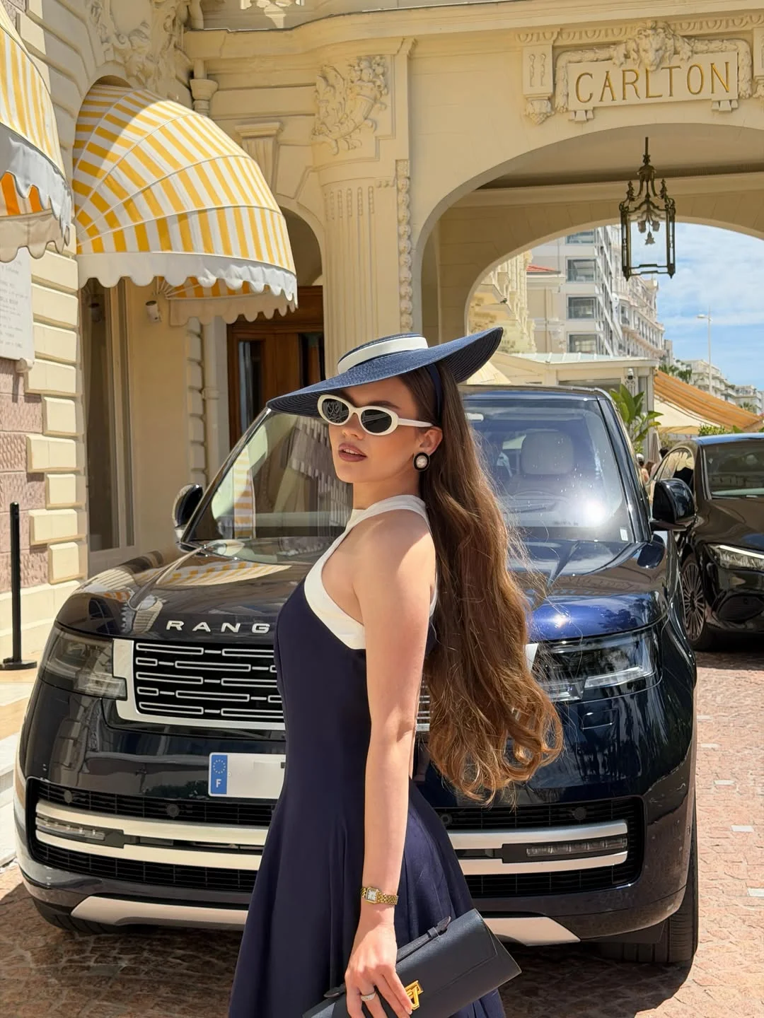 Early summer outfits 2026 Old Money Riviera Styling With Dramatic Summer Accessories