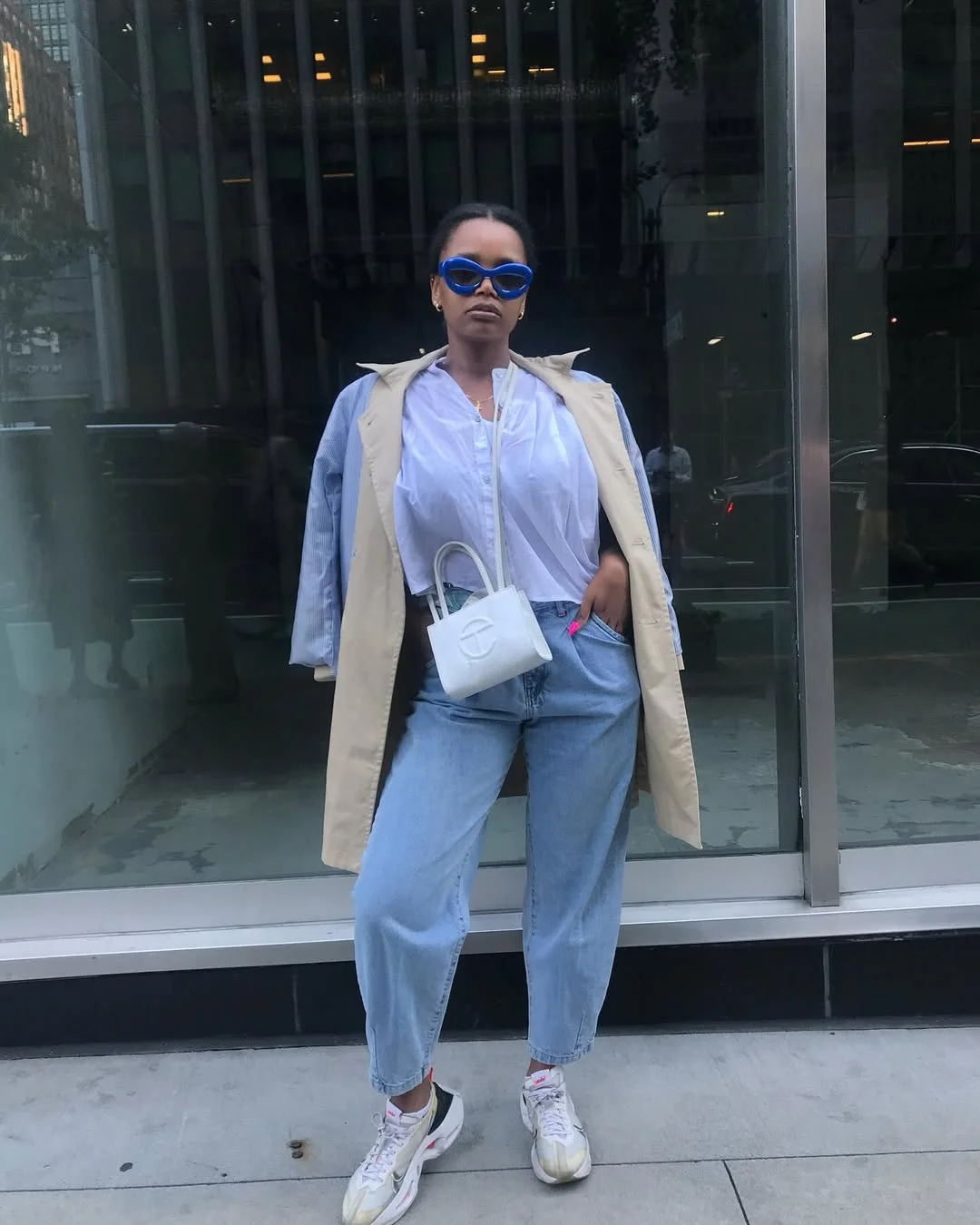 fall 2026 outfits for black women Relaxed Street Style With Oversized Denim and Layered Neutrals