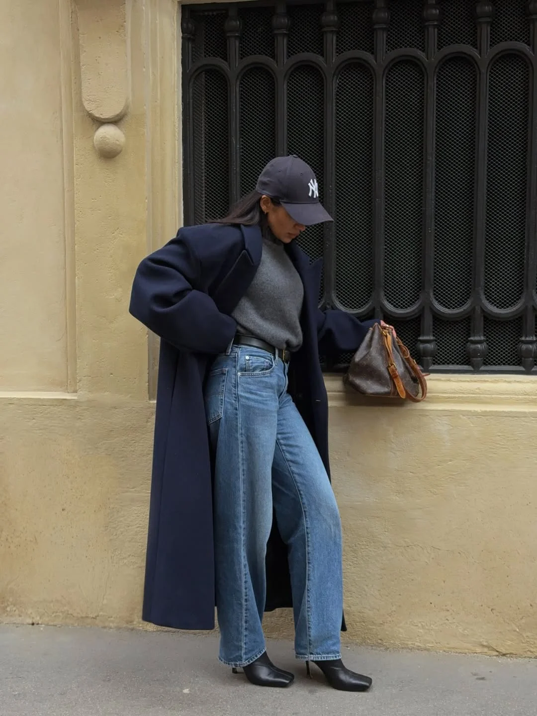 fall denim outfits for women 2026 Oversized Navy Coats And Relaxed Denim For Cold-Weather Fall Days