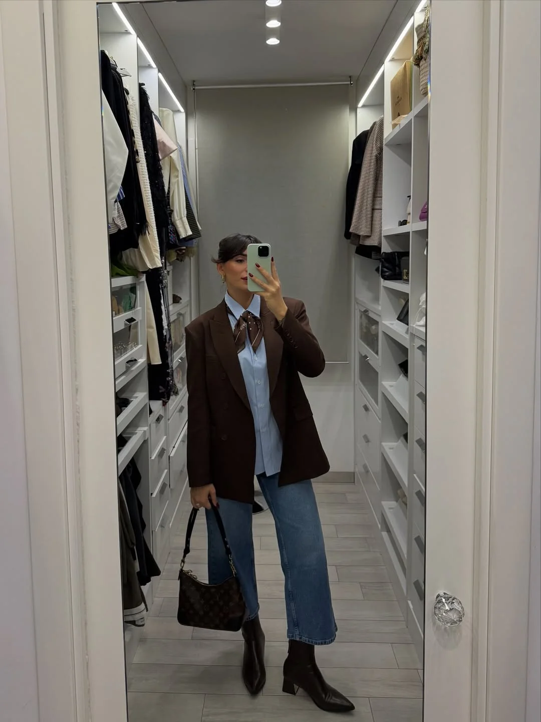 fall denim outfits for women 2026 Tailored Brown Blazers And Cropped Denim For Elevated Fall Dressing
