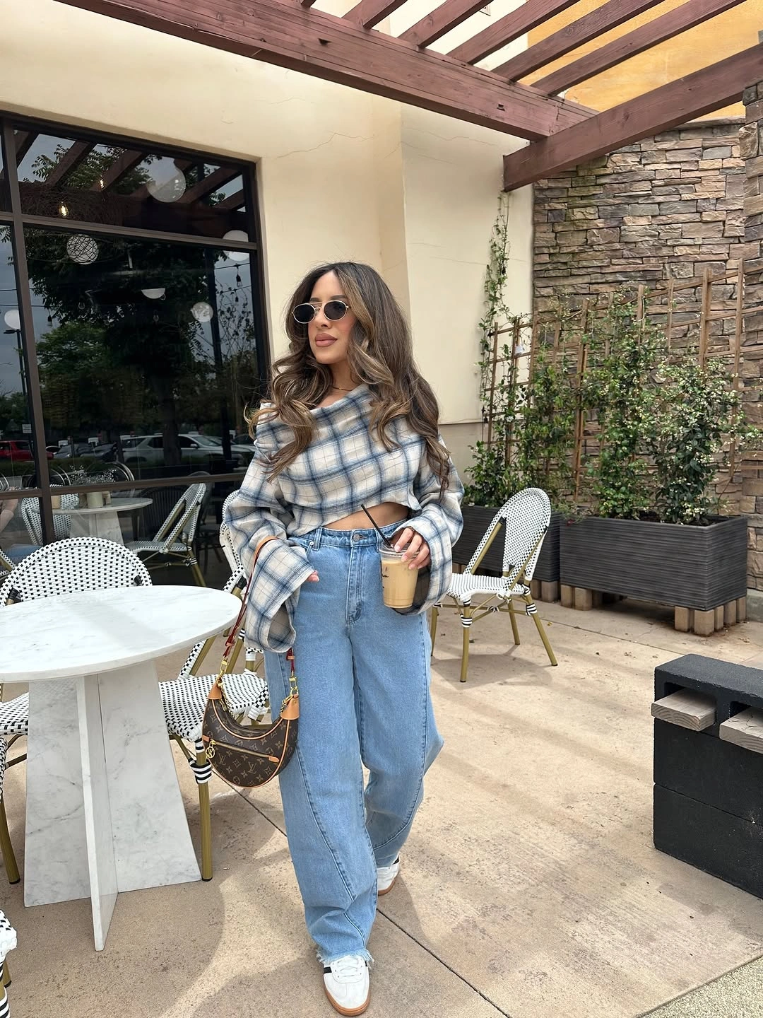 fall going out outfits 2026 Relaxed Plaid and Wide-Leg Jeans for Casual Evenings Out