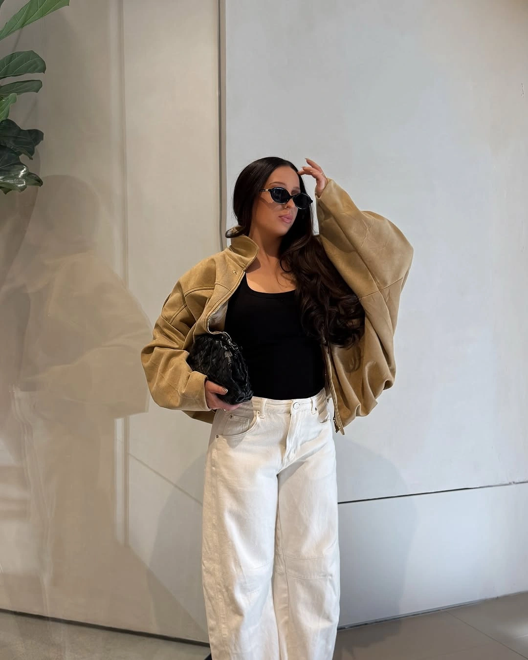 fall mom outfits 2026 Neutral Layers That Make White Jeans Feel Fresh Again