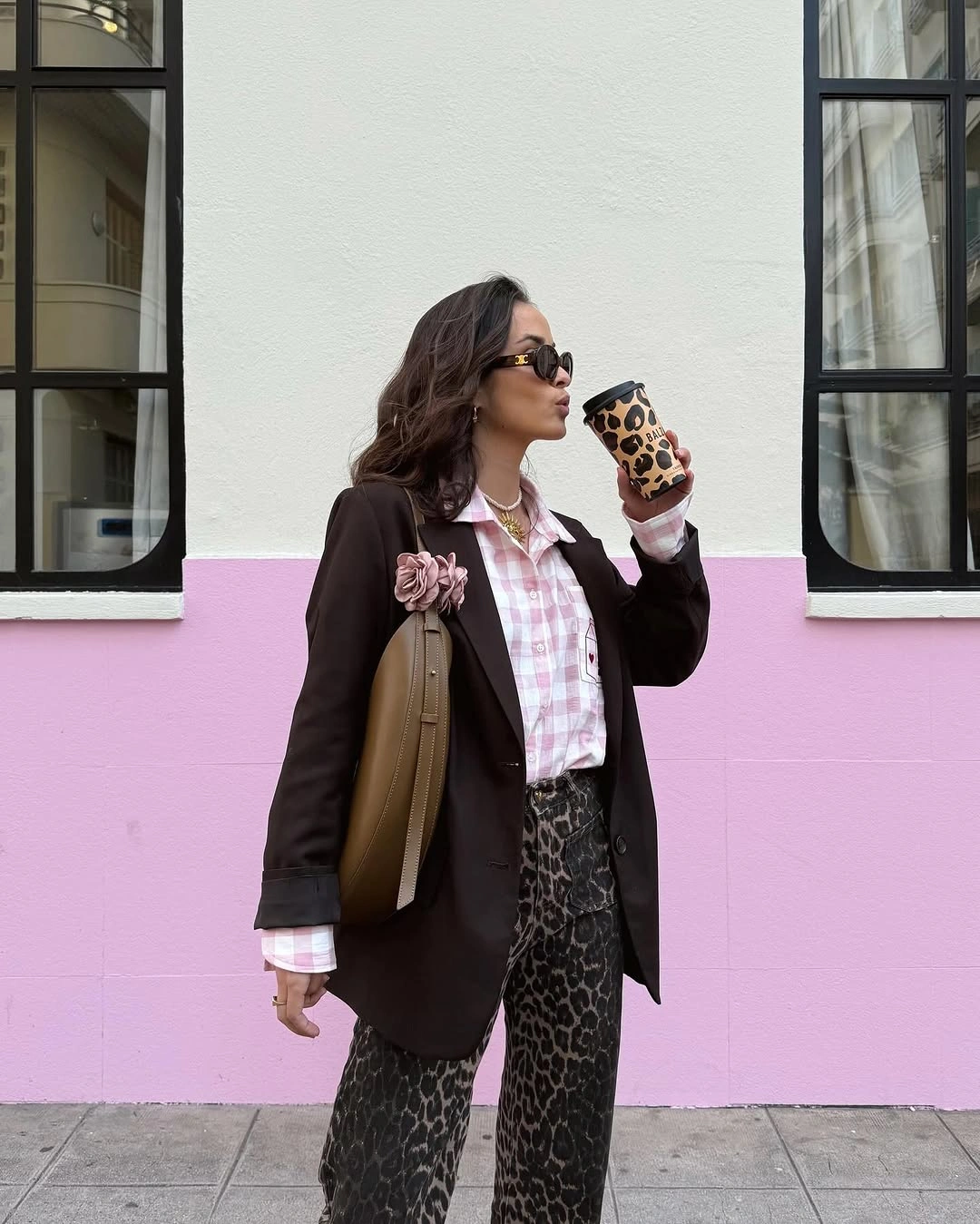 fall mom outfits 2026 Mixing Soft Pink With Animal Print Like a Fashion Insider